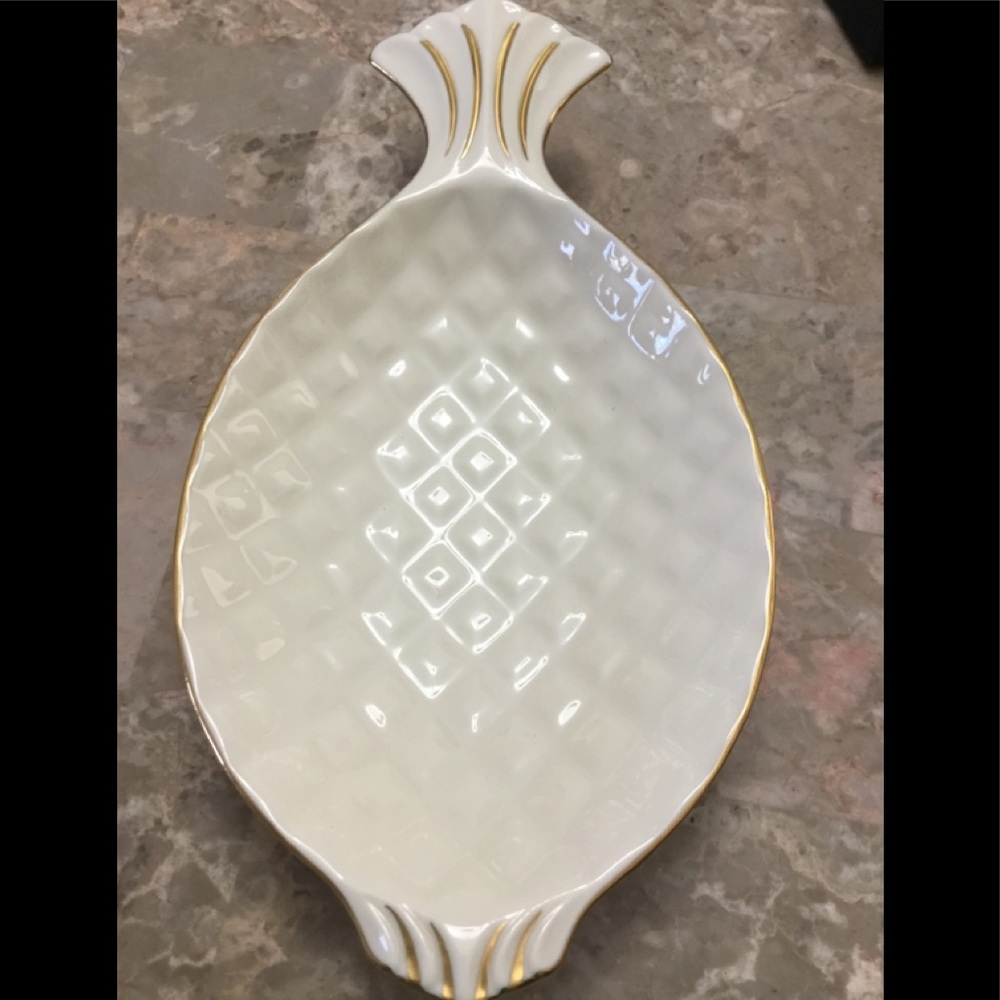 Lenox Ivory 24K Gold Trim Pineapple Dish